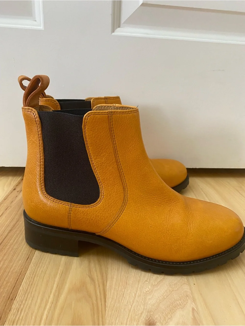 Duluth Trading Company Boots Women’s Chelsea Boots Cognac Brown Tan Size 8.5